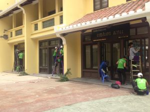 Thi công vệ sinh sau xây dựng Hạ Long và lau kính nhà của khu đô thị